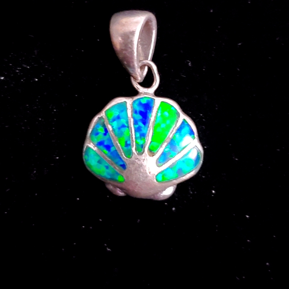 925 Sterling Silver Opal Seashell Pendant Charm